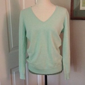 NWT Cashmere V-Neck Sweater M